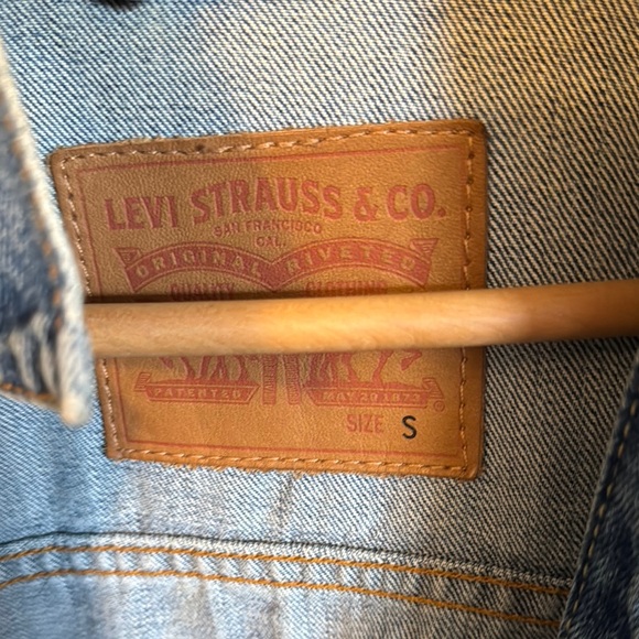 Levi's Light Blue Denim Jacket - Picture 2 of 2